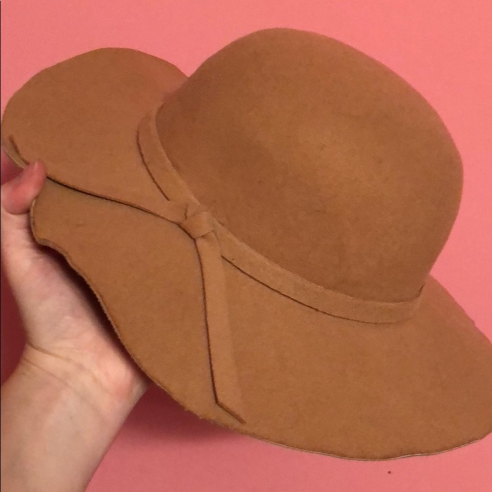 Floppy suede hat